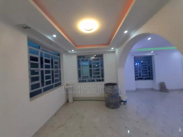 4bdrm Bungalow in Thika Tola for rent