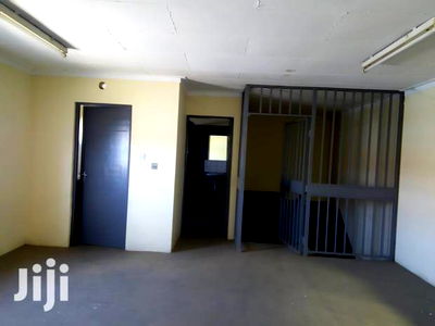 Warehouse 4500sqft On Falcon Rd Industrial Area For Sale - Image 8