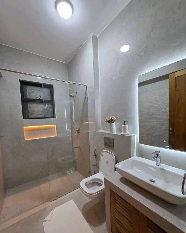 3BR All-Ensuite Apartment with Walk-In Closet & Pool - Nyali
