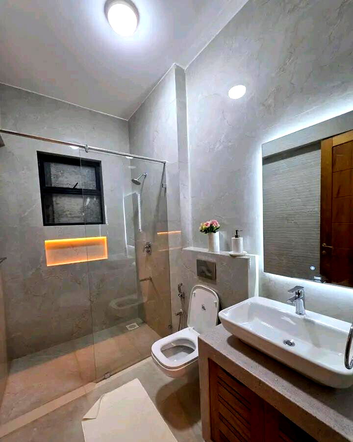 3BR All-Ensuite Apartment with Walk-In Closet & Pool - Nyali