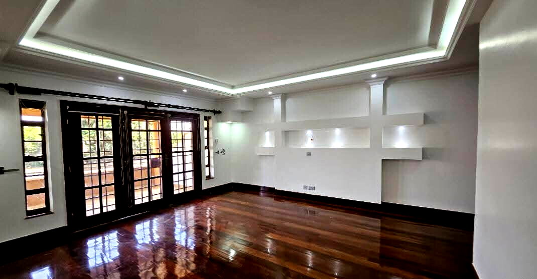 Executive 5BR All-Ensuite Townhouse with Pool & DSQ - Old Runda