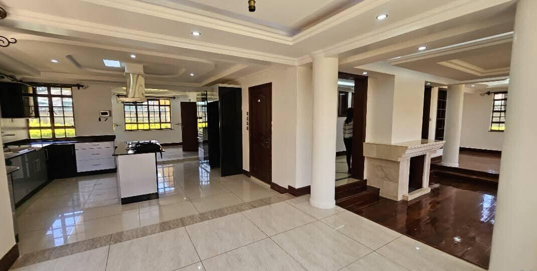 Executive 5BR All-Ensuite Townhouse with Pool & DSQ - Old Runda