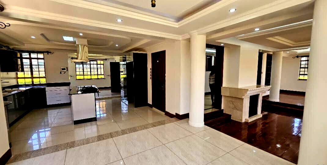 Executive 5BR All-Ensuite Townhouse with Pool & DSQ - Old Runda