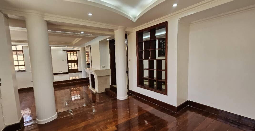 Executive 5BR All-Ensuite Townhouse with Pool & DSQ - Old Runda