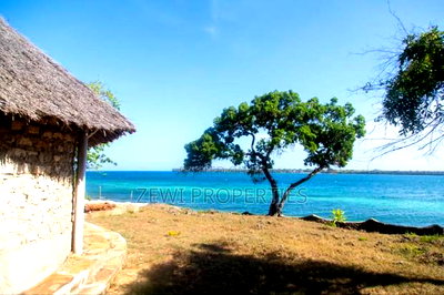 4.5 Acres Beach Front Plot Diani - Image 8