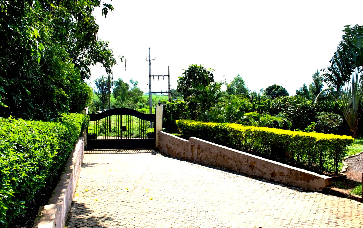 3BR Townhouse with 1-Bed SQ Near Mamboleo-Miwani Highway - Miwani