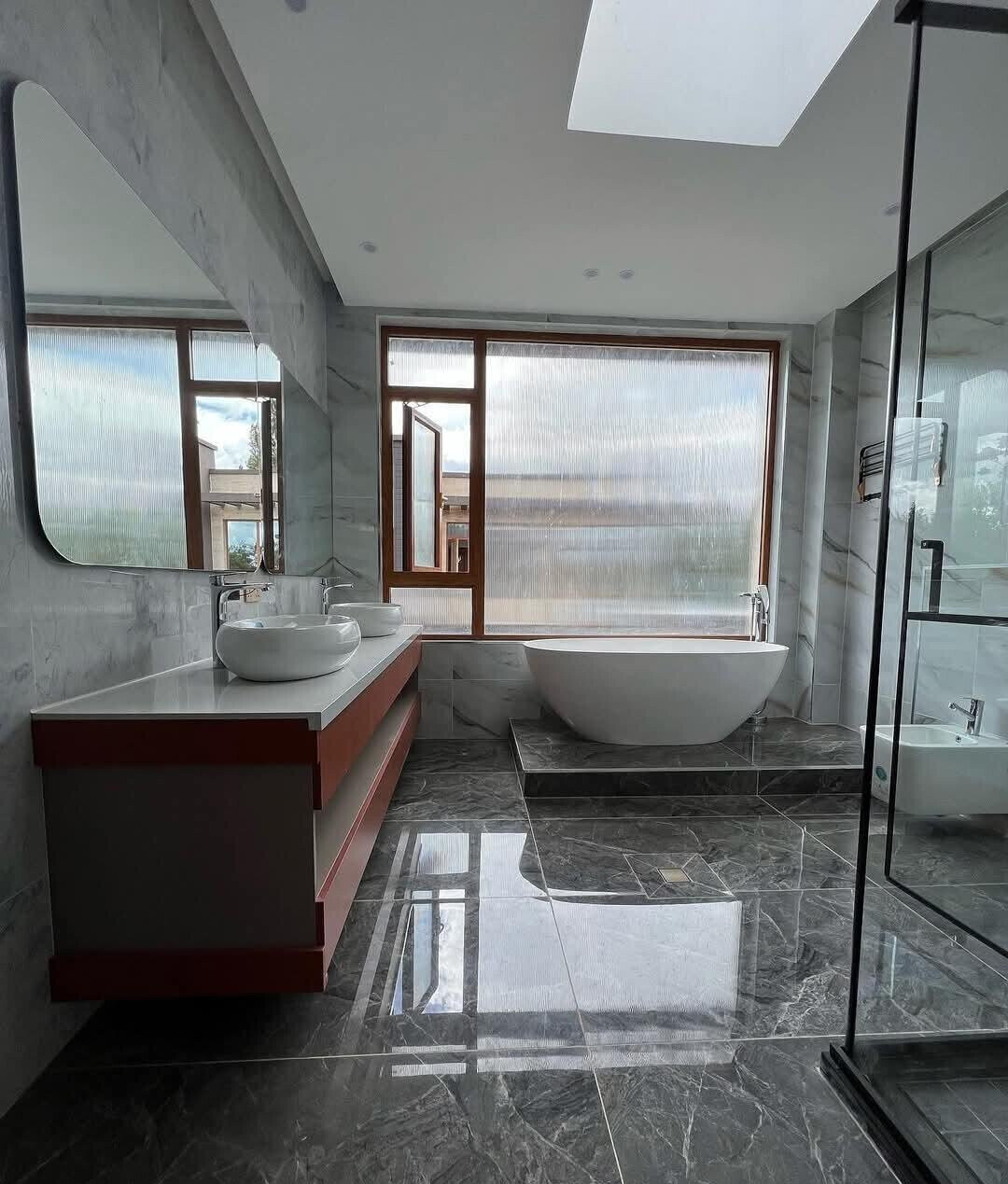 6-Ensuite Villa with Lift & Electric Fireplace - Lavington