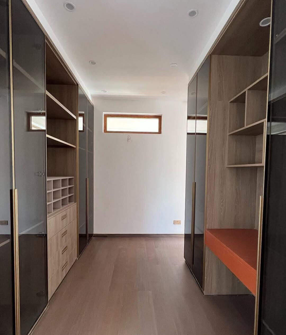 6-Ensuite Villa with Lift & Electric Fireplace - Lavington