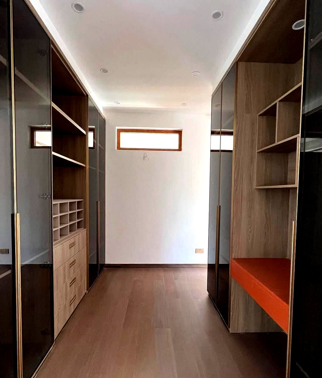 6-Ensuite Villa with Lift & Electric Fireplace - Lavington