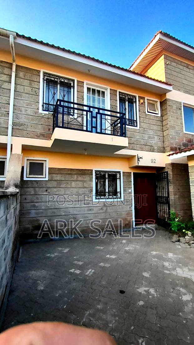 3bdrm Maisonette in Muthama Heights, Gateway Mall Area for sale