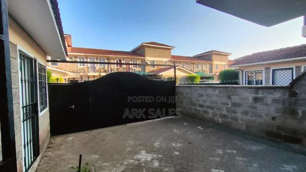 3bdrm Maisonette in Muthama Heights, Gateway Mall Area for sale