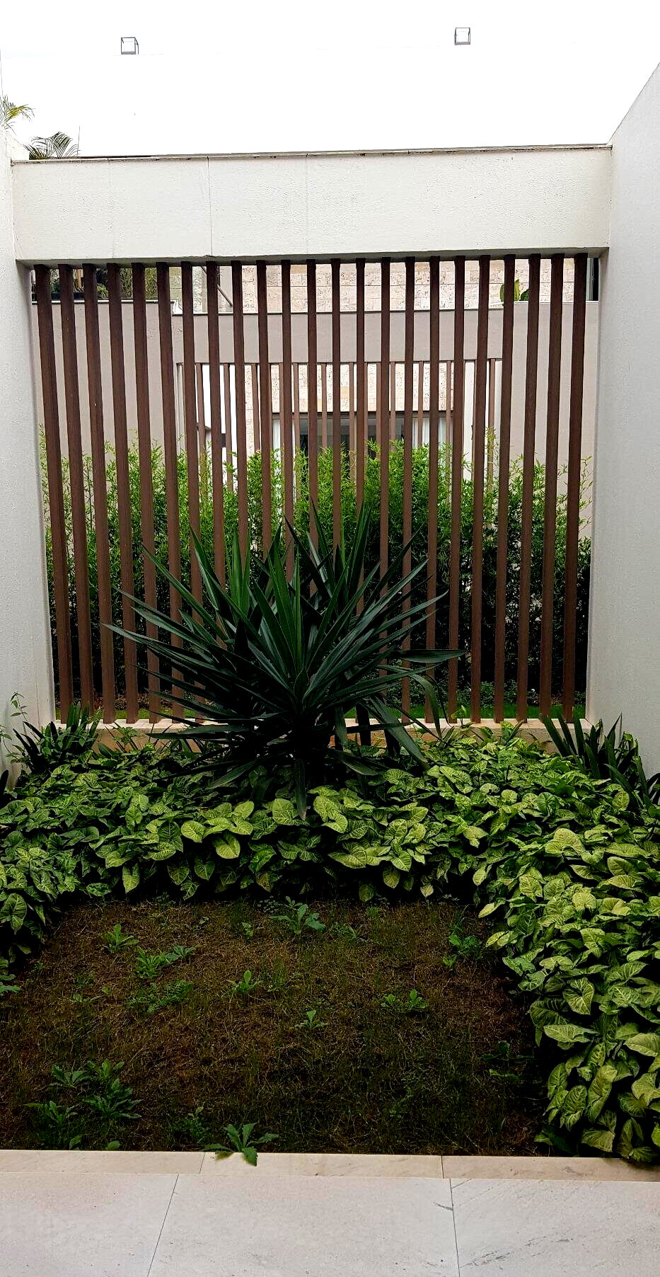 Quiet 5-Bed Townhouse with Fireplace & DSQ - Lavington