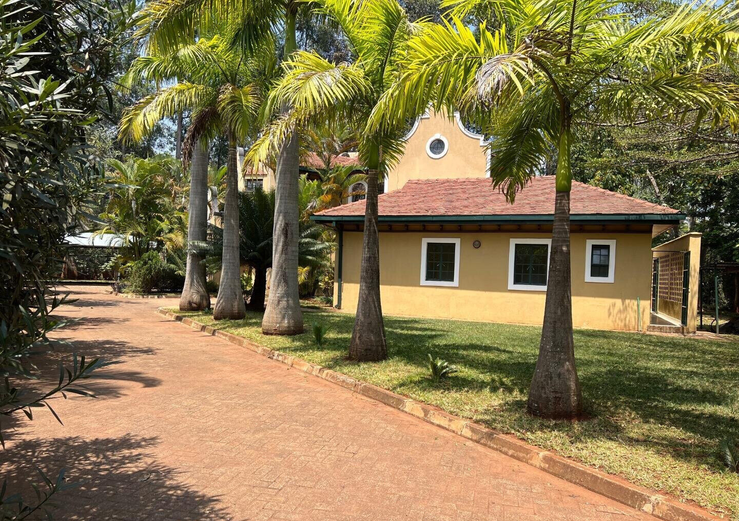 4BR All-Ensuite Townhouse with Private Sauna & Gym - Runda