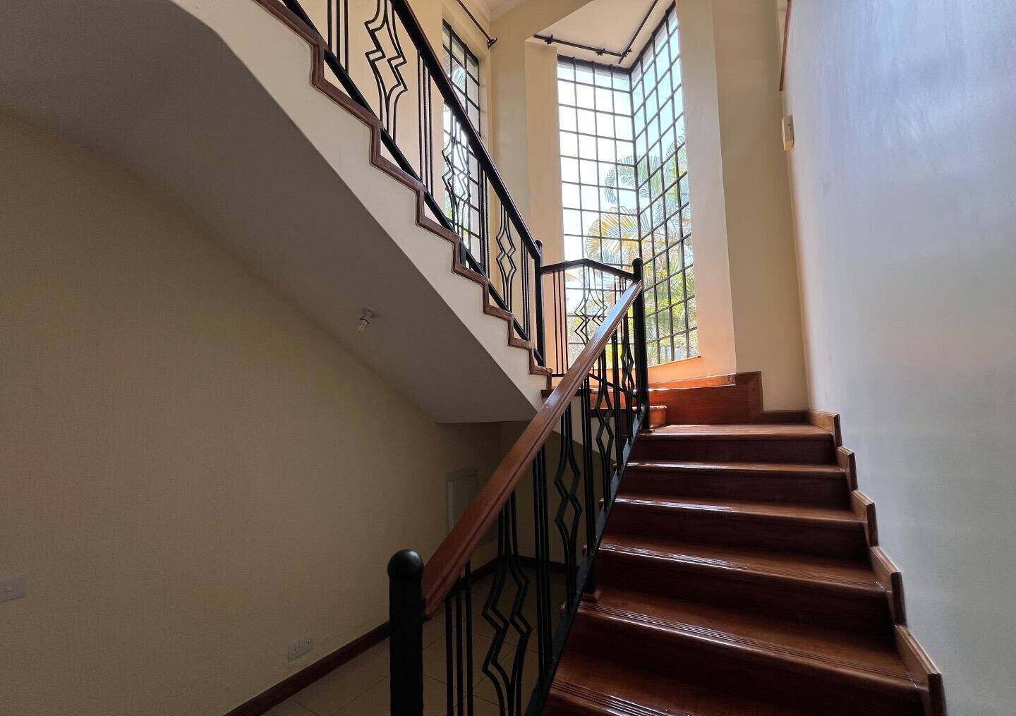 4BR All-Ensuite Townhouse with Private Sauna & Gym - Runda