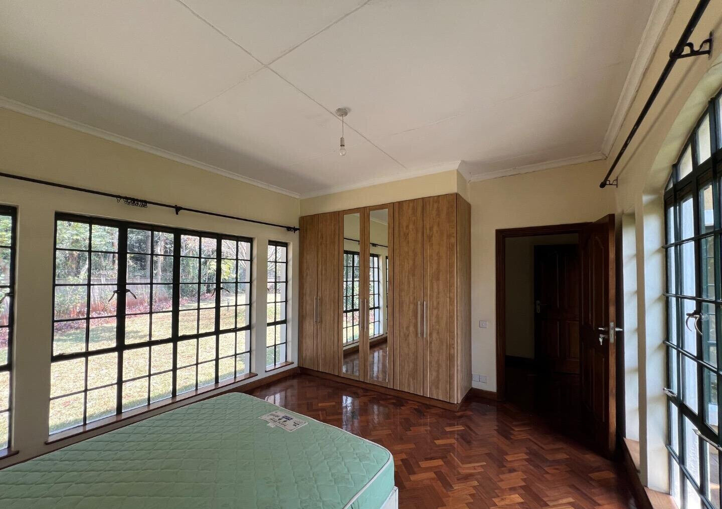 4BR All-Ensuite Townhouse with Private Sauna & Gym - Runda