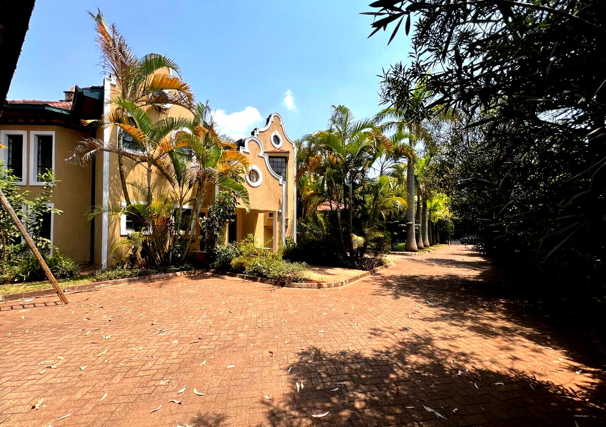 4BR All-Ensuite Townhouse with Private Sauna & Gym - Runda