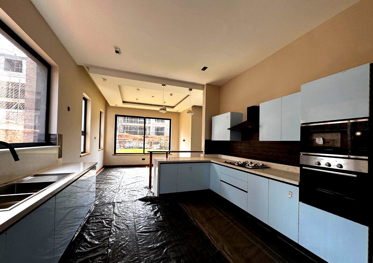 4-Ensuite Townhouse with Clubhouse & Rooftop Terrace - Loresho