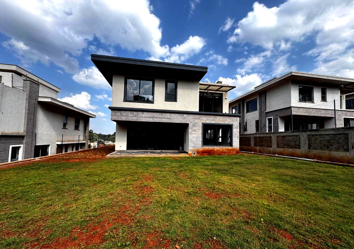 4-Ensuite Townhouse with Clubhouse & Rooftop Terrace - Loresho
