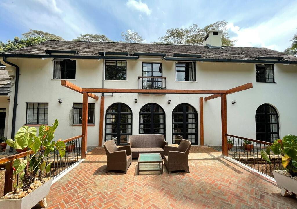 English Colonial 4-Bed on 0.85 Acre with Guest Suite - Muthaiga