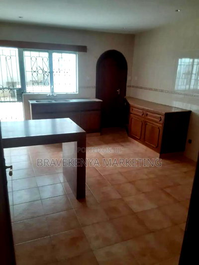 4bdrm House in Kyuna Estate for rent - Image 11