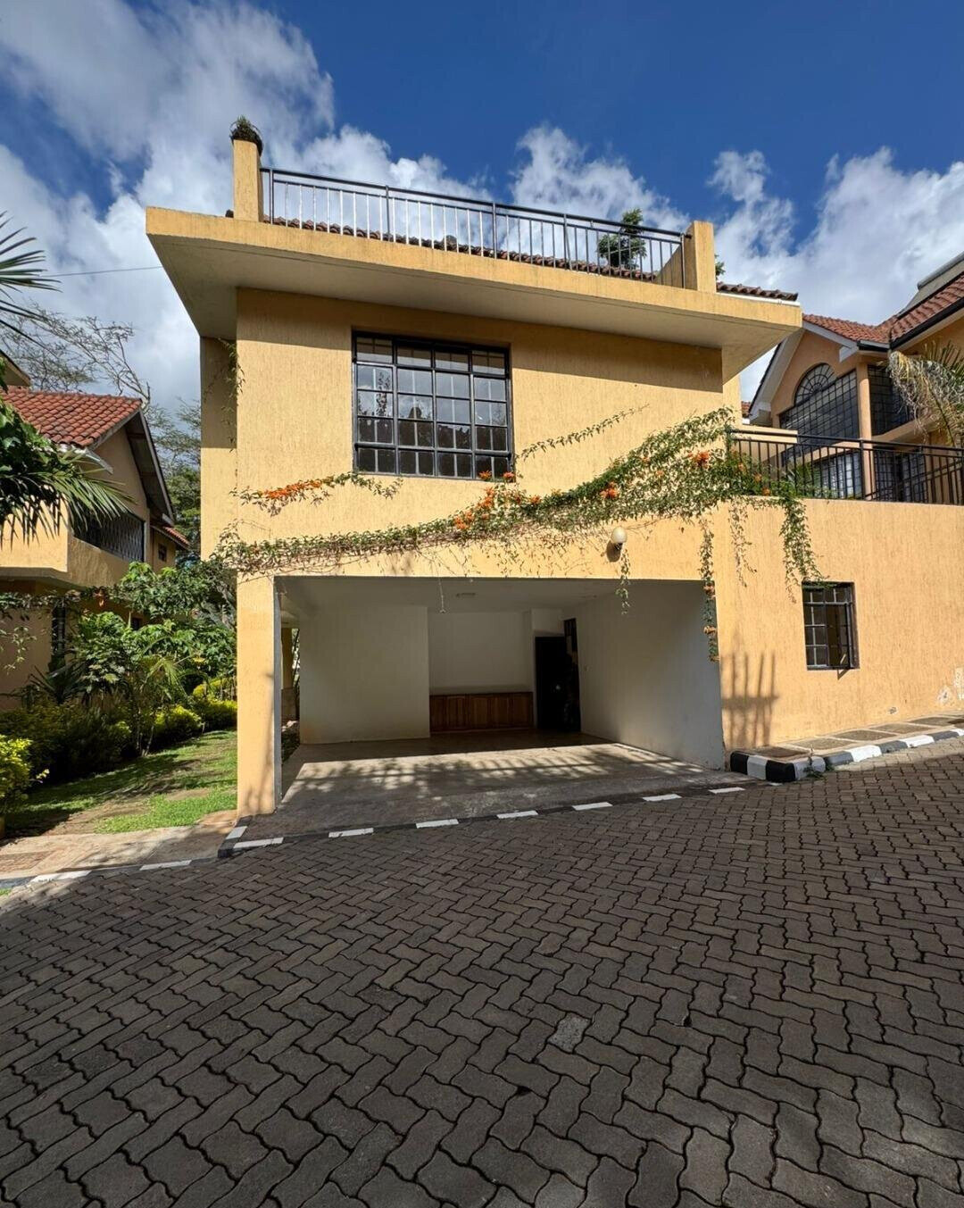 4BR All-Ensuite Townhouse with Solar & Generator - Kyuna