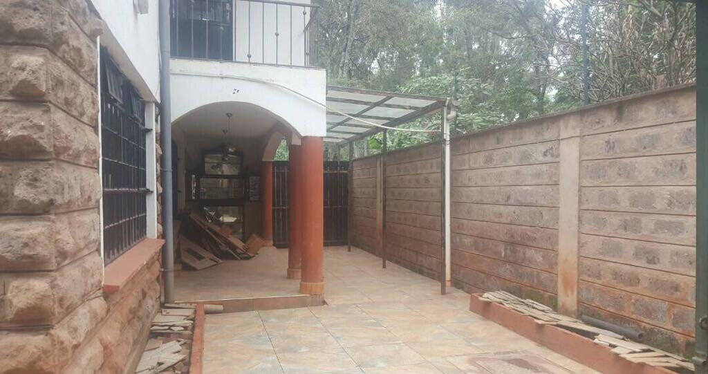 5-Ensuite Townhouse with Fireplace & Attic - Lavington Gated Community