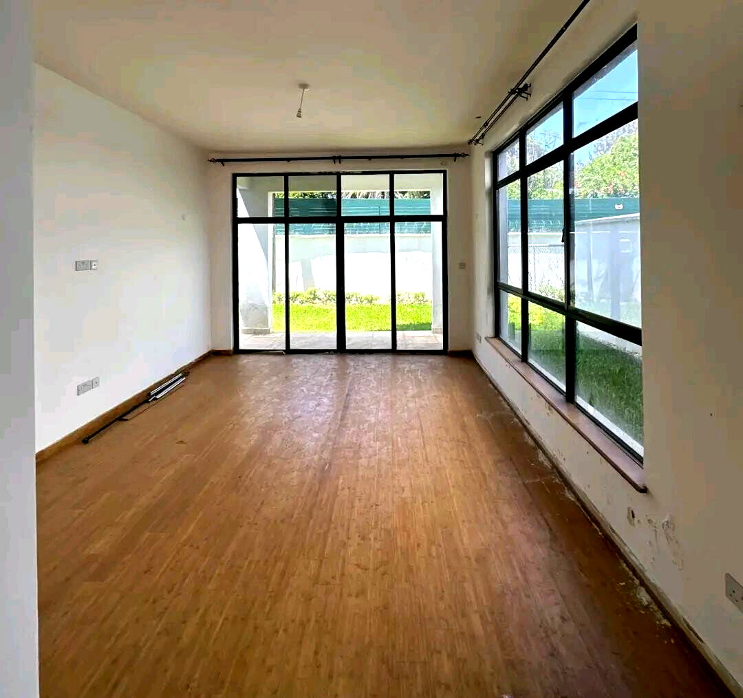 4-Ensuite Villa with Rooftop Terrace & DSQ - Lavington