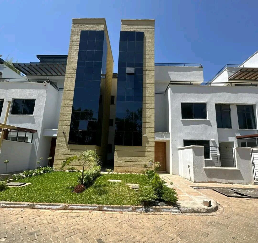4-Ensuite Villa with Rooftop Terrace & DSQ - Lavington