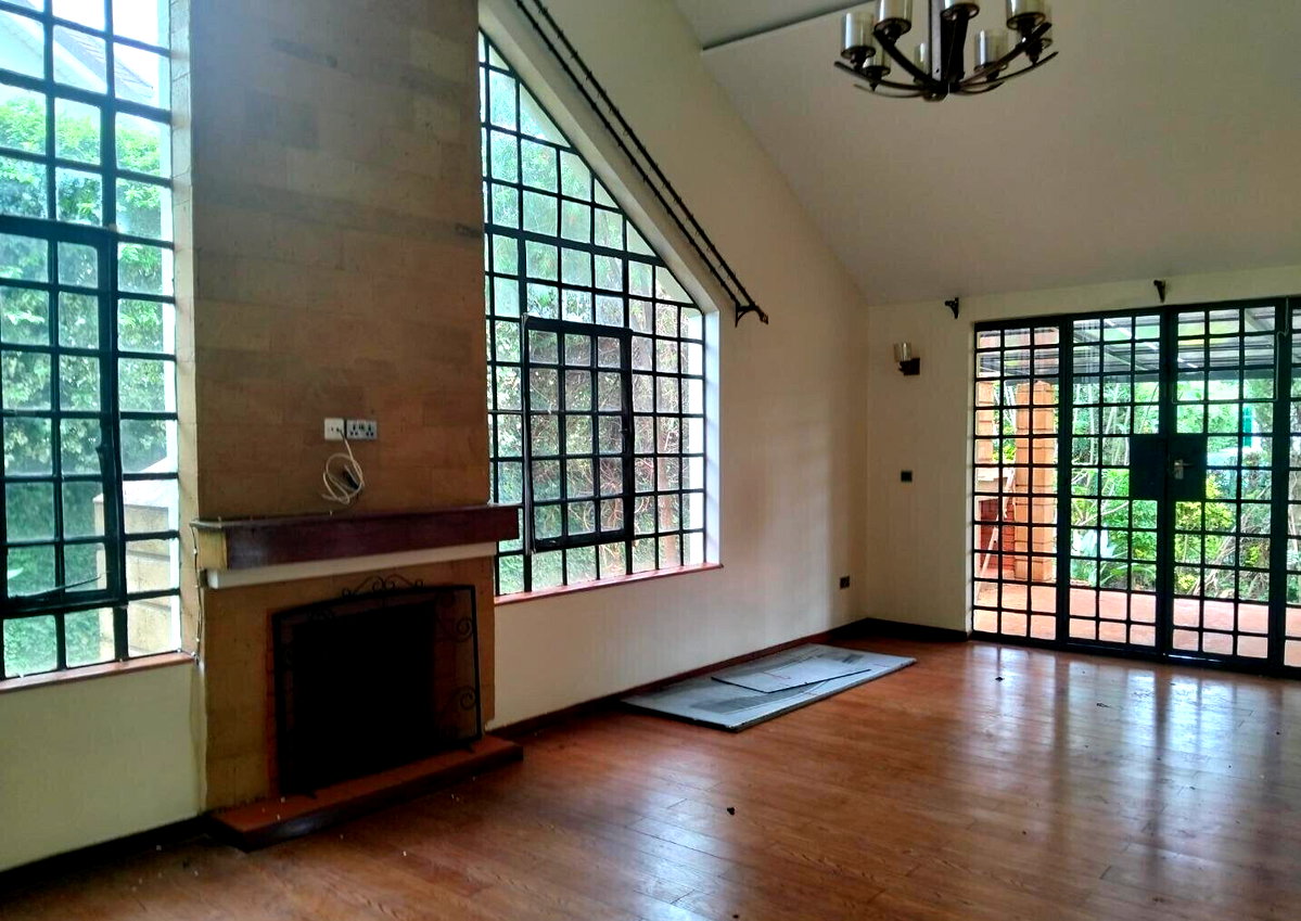 4-Ensuite Townhouse with Fireplace & Private Garden - Westlands