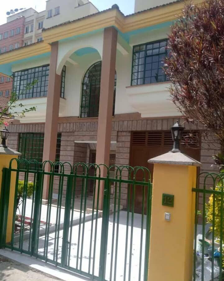4-Ensuite Townhouse with Fireplace & Private Garden - Westlands