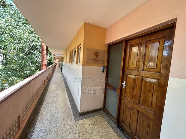 Office to Let Next to Hill Park Hotel