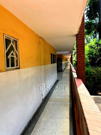 Office to Let Next to Hill Park Hotel - Image 11