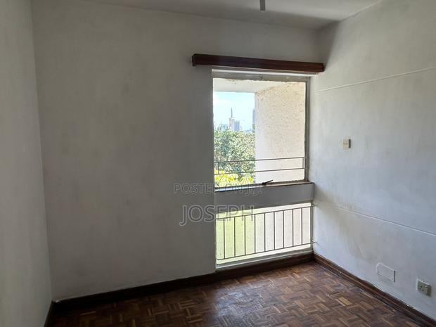 Office to Let Next to Hill Park Hotel