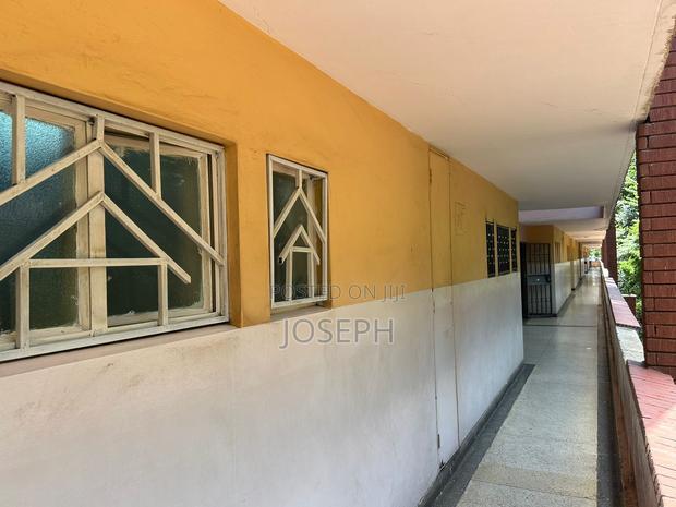 Office to Let Next to Hill Park Hotel