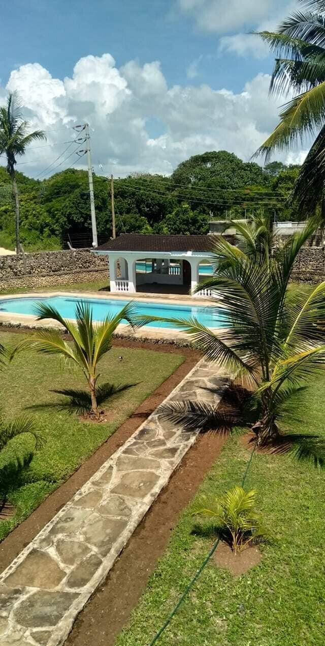 Half-Acre Townhouse with Pool & Clean Title - Shanzu
