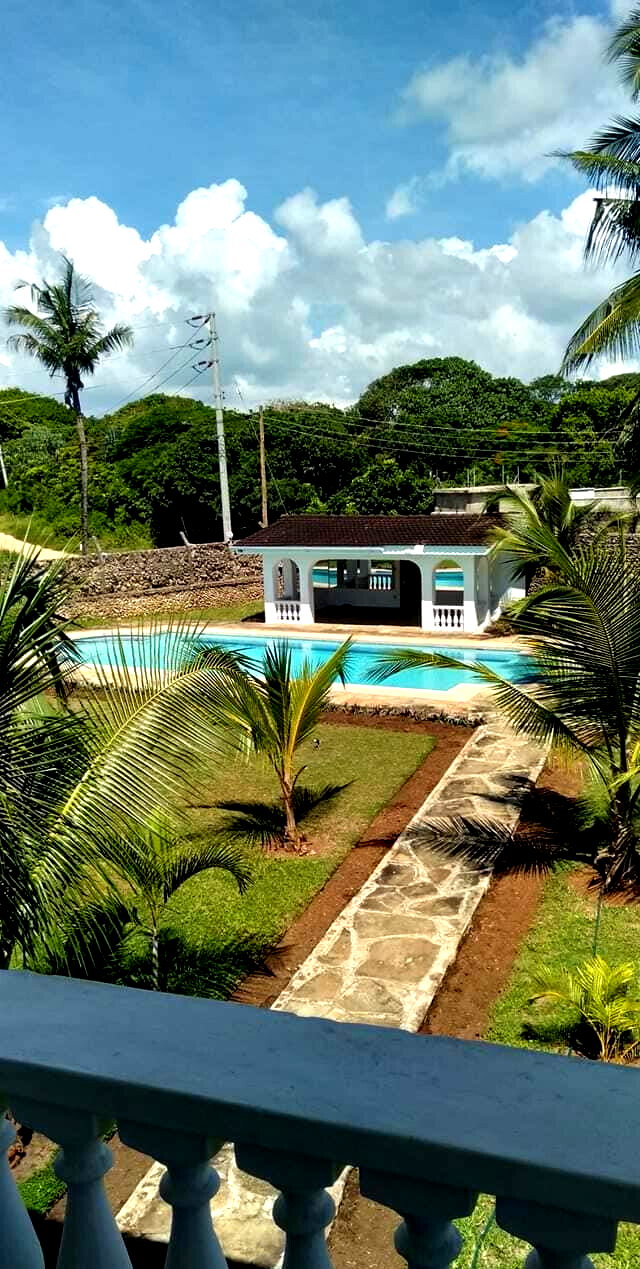 Half-Acre Townhouse with Pool & Clean Title - Shanzu