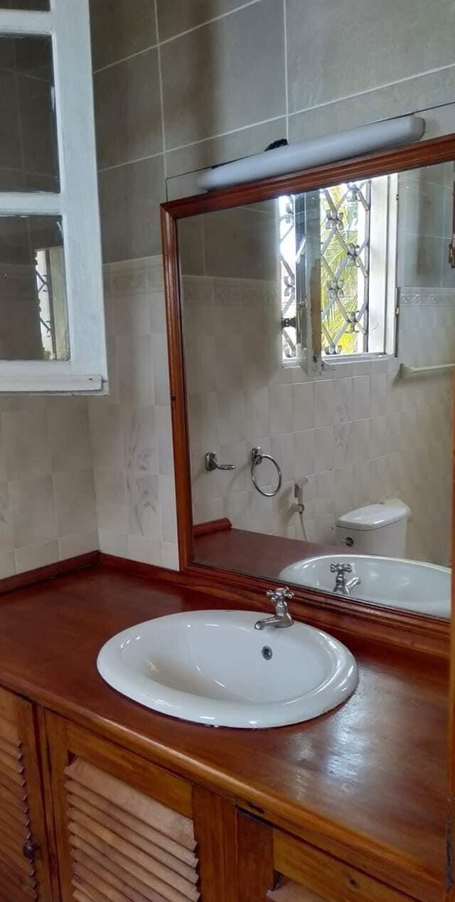 Half-Acre Townhouse with Pool & Clean Title - Shanzu