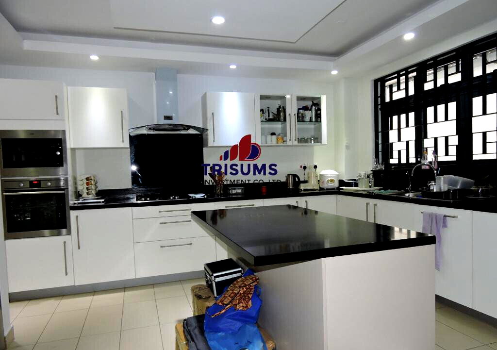 5BR All-Ensuite Townhouse with DSQ & Rooftop Canopy - Kyuna