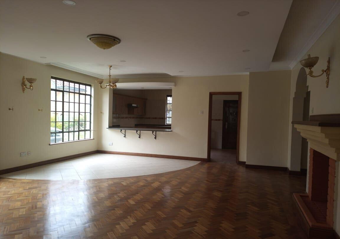 5-Ensuite Townhouse with Pool & DSQ - Quiet Lavington