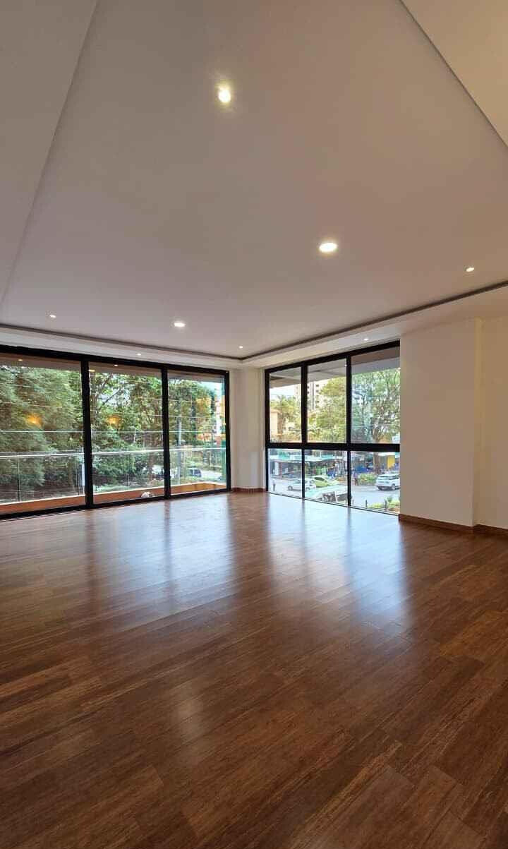 8-Bedroom Duplex with Private Garden & Clubhouse - Spring Valley