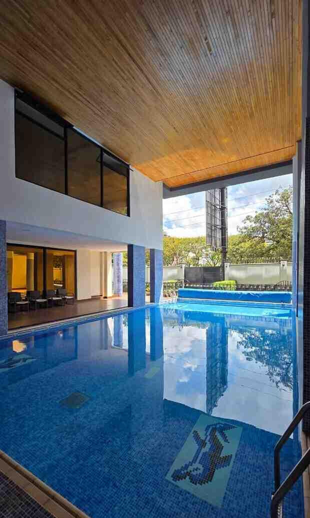 8-Bedroom Duplex with Private Garden & Clubhouse - Spring Valley