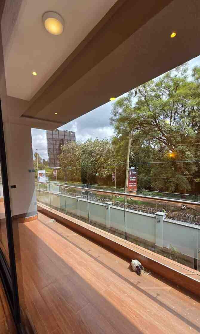 8-Bedroom Duplex with Private Garden & Clubhouse - Spring Valley