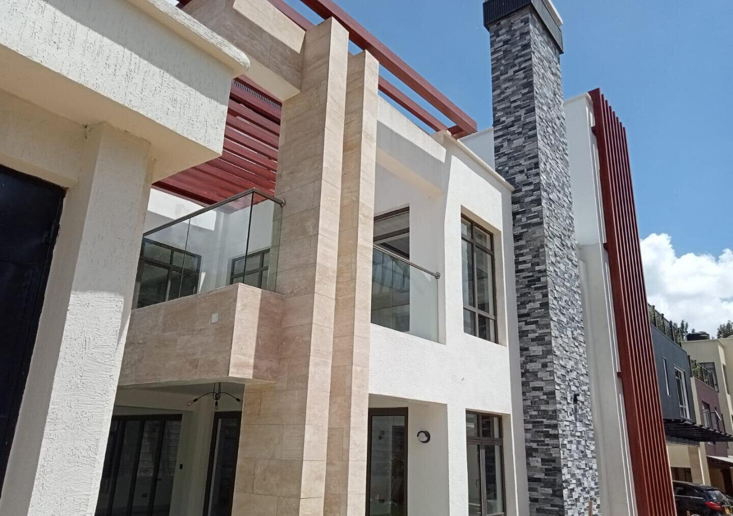 Newly Built 5-Bed Townhouse with Mature Garden - Lavington
