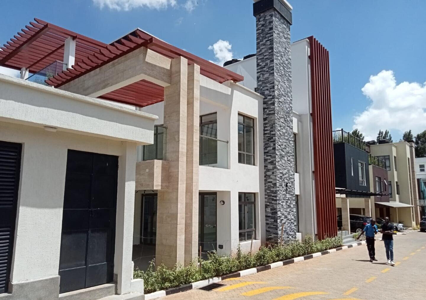 Newly Built 5-Bed Townhouse with Mature Garden - Lavington