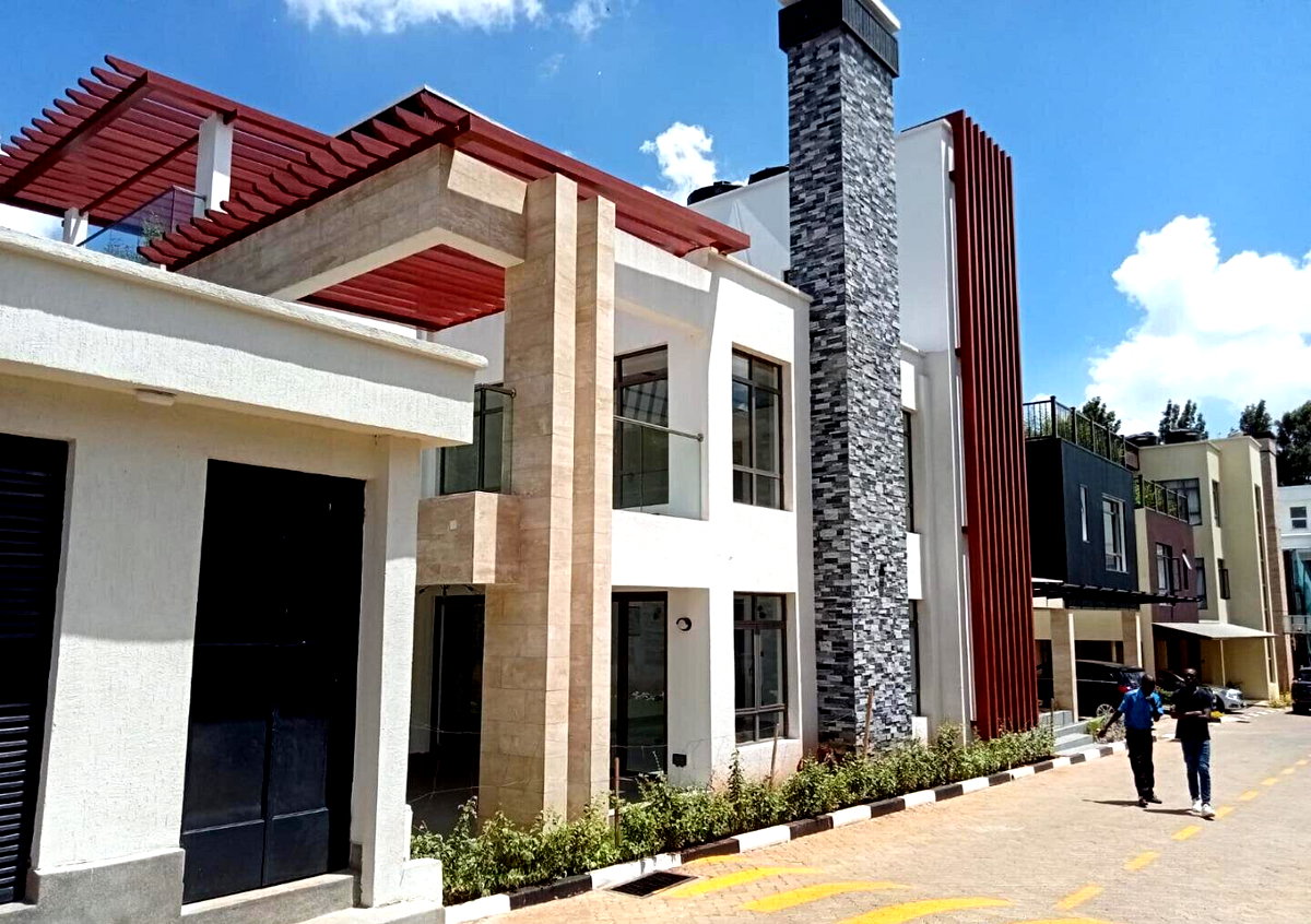 Newly Built 5-Bed Townhouse with Mature Garden - Lavington