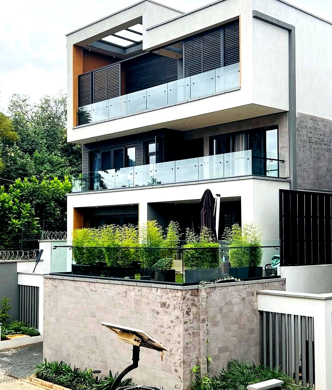 Smart Villa with Lift, Sauna & Pool - Lavington