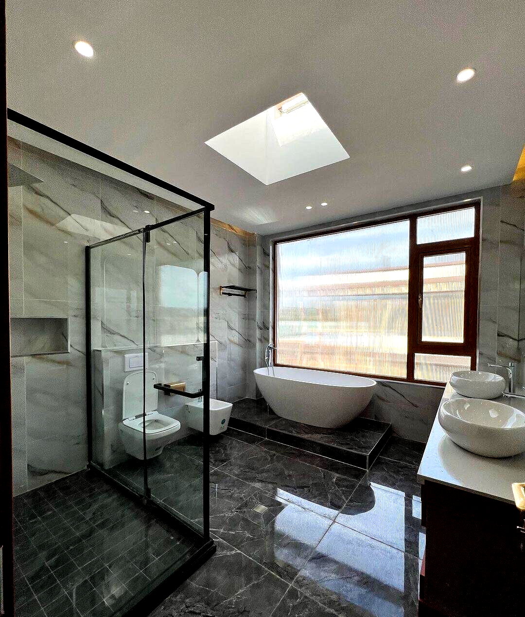 6-Ensuite Townhouse with Lift & Rooftop Terrace - Lavington