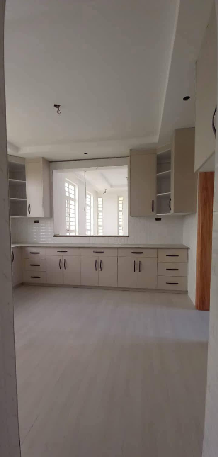 4BR Townhouse with Ngong Hills View & DSQ - Kiserian