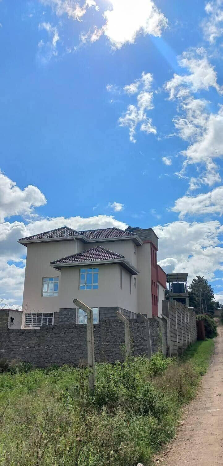 4BR Townhouse with Ngong Hills View & DSQ - Kiserian