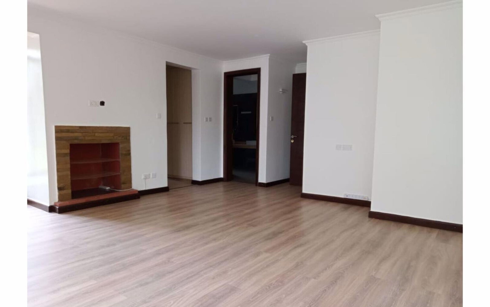 Corner Unit Townhouse with Huge Garden & Top Deck - Lavington
